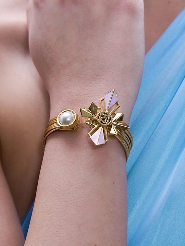 The Met handcuff — Ruhheite