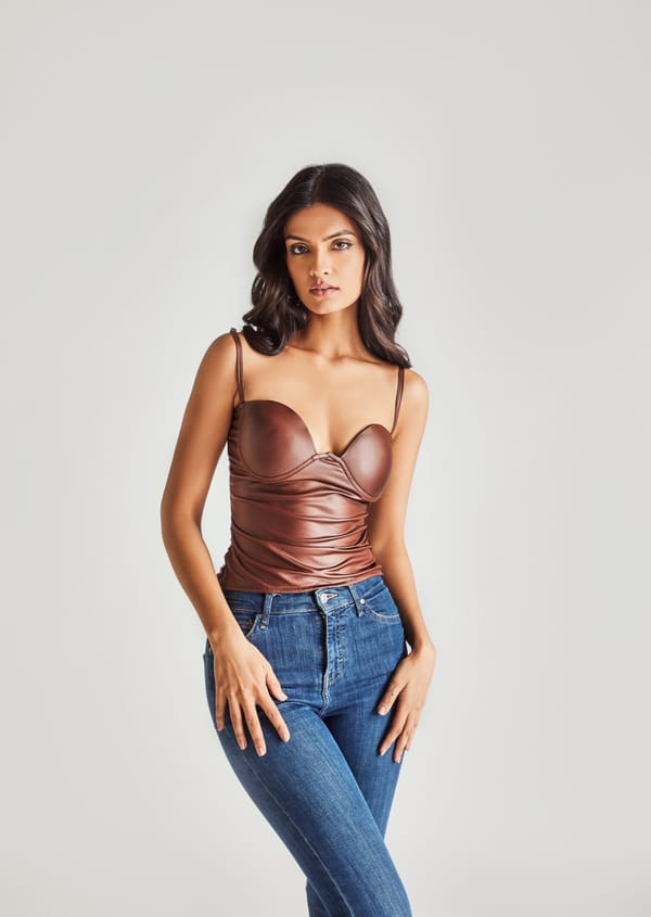 Bare Top — IT Girl
