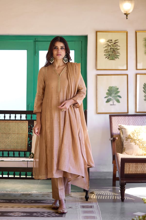 Beige Silk Chanderi Hand-Embroidered Kurta Set — Trendy Tokari