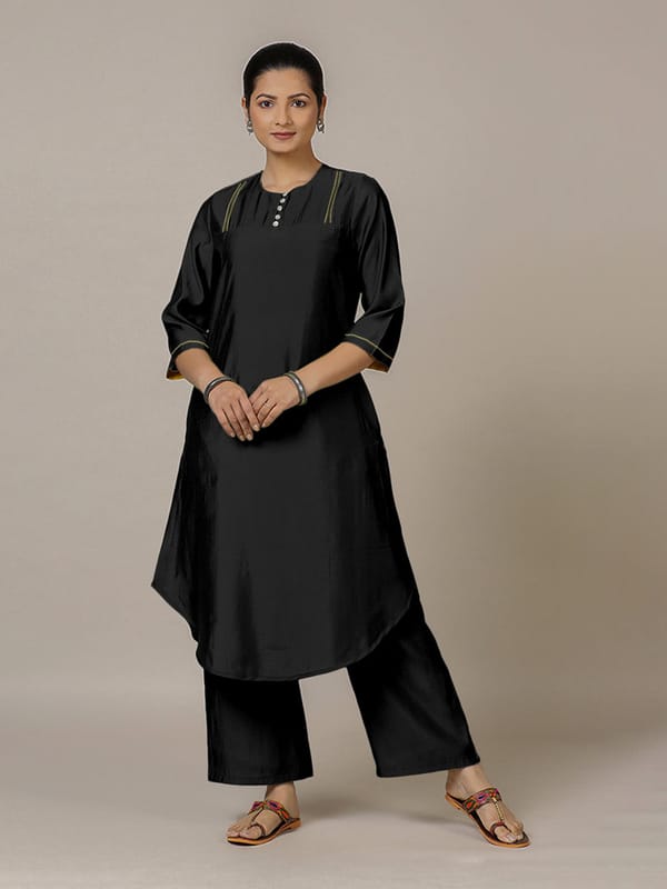 Urvi Rozaana Kurta — BINKS