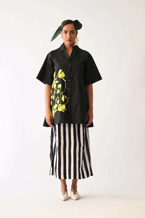 Mono Black Cuban Collar Applique Shirt — Ofrida