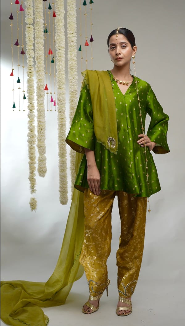 Tara - Banarasi Kurta Set — D Mak