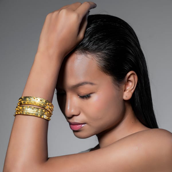 Dira  Bangle Morning Dew Gold — Equiivalence