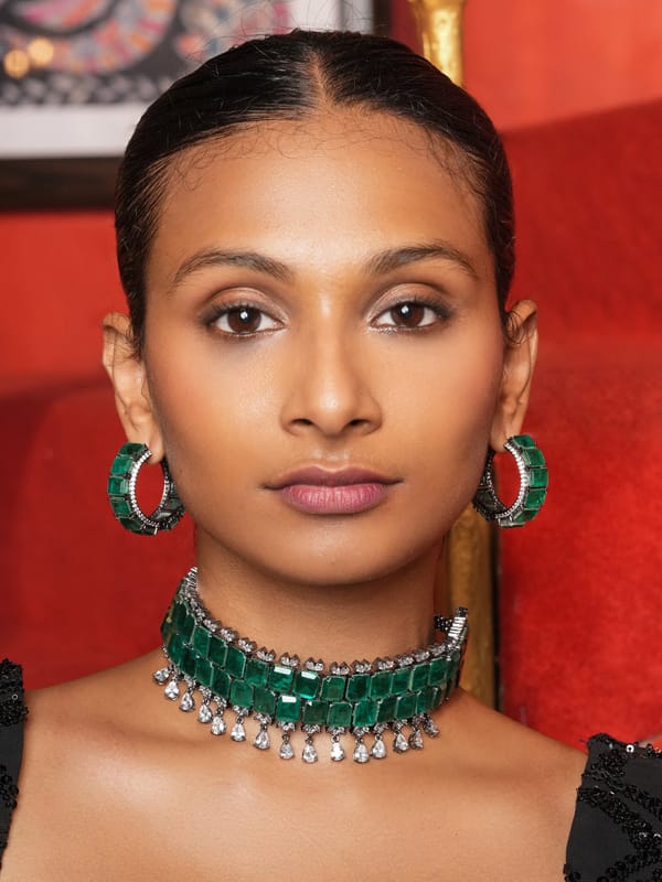 Black Modern Premium Green Choker — Cao Jewellery