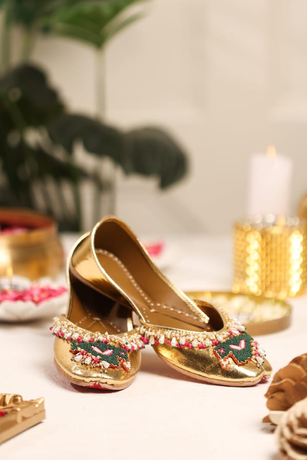 Gulposh Juttis — 5 Elements