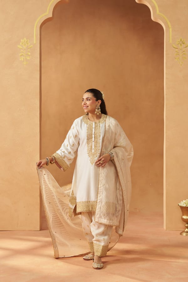 Zeenal Kaaftan with Salwar with Dupatta — Sheetal Batra