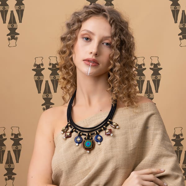 Amoni Necklace — Maya
