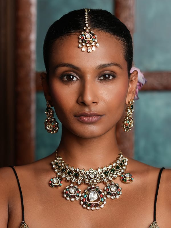 Premium Kundan Necklace with Navrattan Pendant — Cao Jewellery