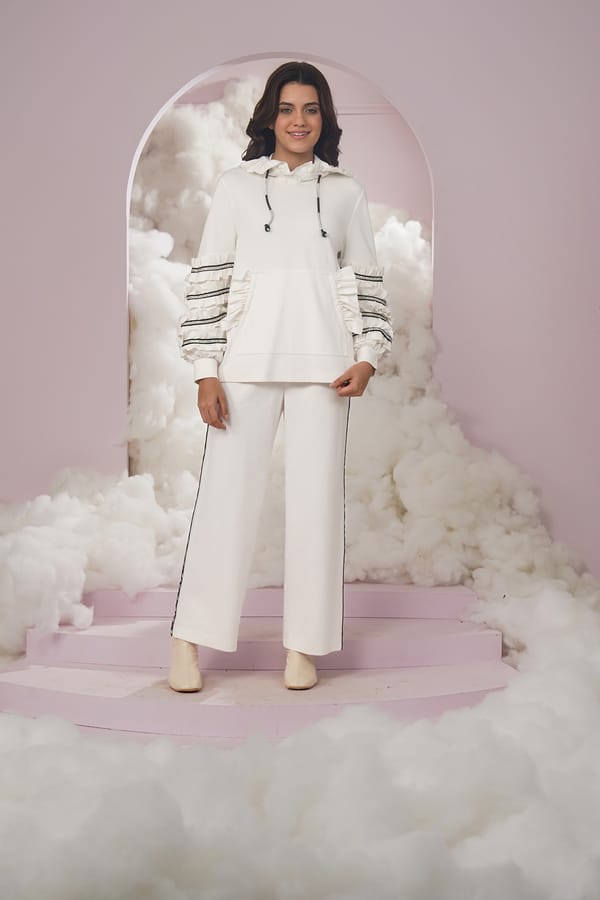 White Ruffle Sleeve Pullover Hoodie — Chöjé