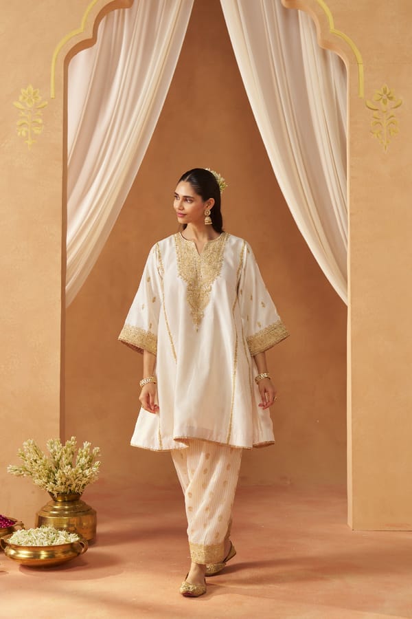 Maahgul Kalidaar Chauga With Salwar — Sheetal Batra