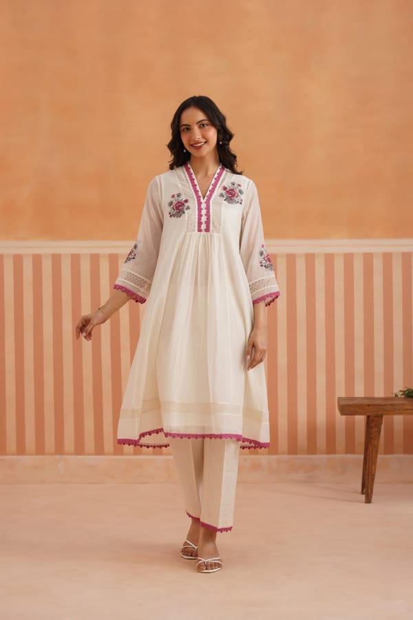Ivory V-Neck Mul Chanderi Kurta Set with Pink Lace Trim — Omi Clothing