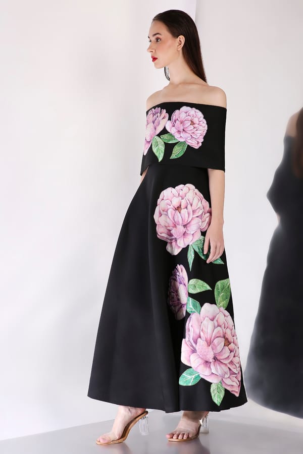 Black Off-Shoulder Floral Applique Maxi Dress — OZEQO