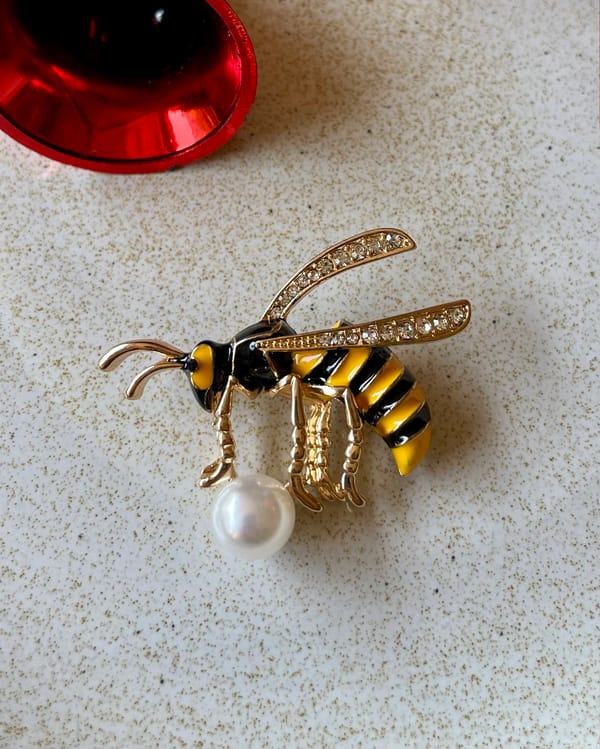 Wasp Bee Pearly Studded Brooch — Amossh