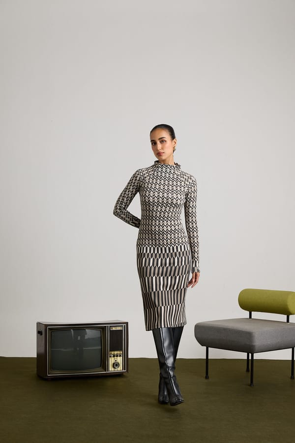 Black Monochrome Geometric Bodycon Midi Dress — Muvazo