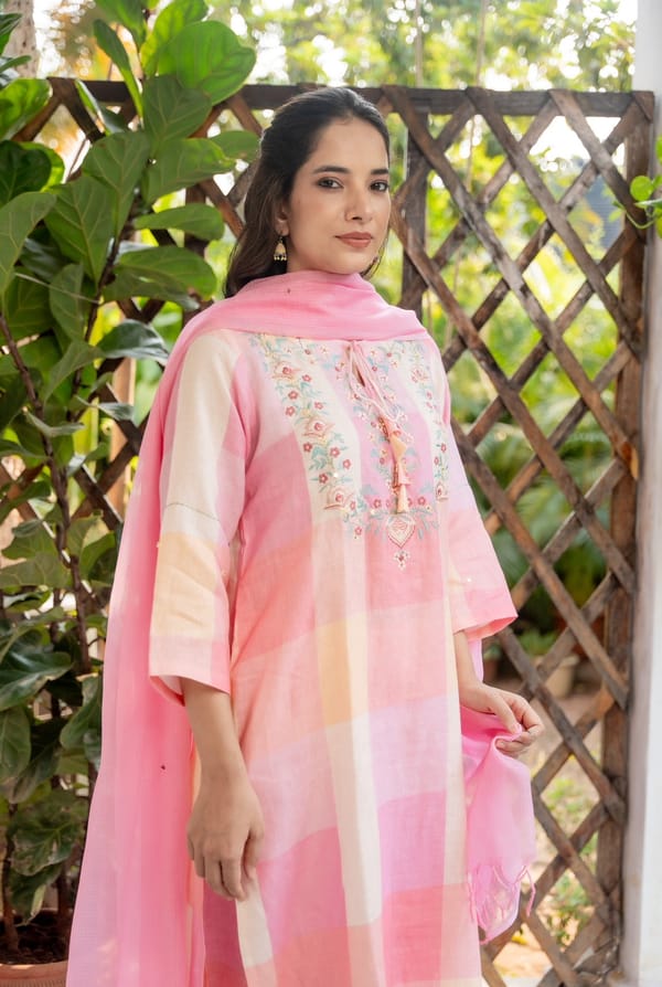 Pink Linen Checked Kurta Set with Embroidered Yoke — SIARA WOMEN