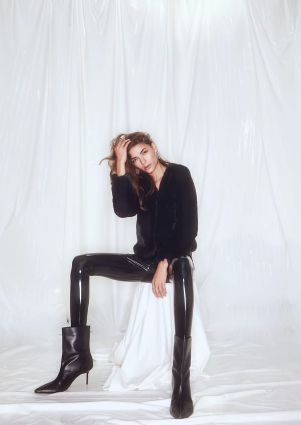 Foxy - Black — IT Girl