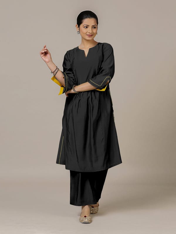 Nimrat Rozaana Kurta Set — BINKS