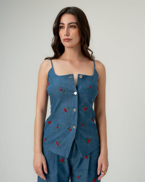 Cherry embroidered shoulder straps top — MAGIA