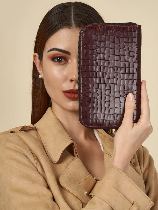 Colossal Wallet - Black — The Gusto