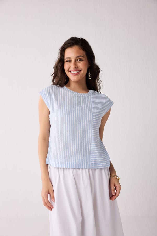Button-Back Crew Neck Top — REISTOR