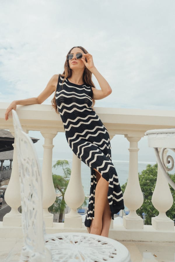 Black and White Wave Stripe Knit Midi Dress — Kuuky