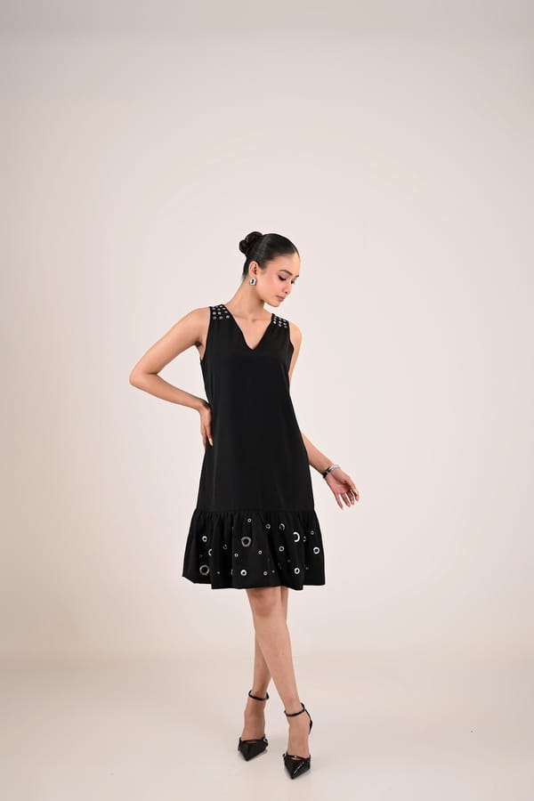 Black Sleeveless V-Neck Knee-Length Dress with Tiered Hem — Veera Wear