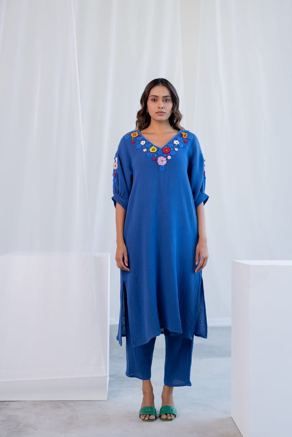 Blue Double Cloth V-Neck Kurta Set with Crochet Flowers — Silai studio