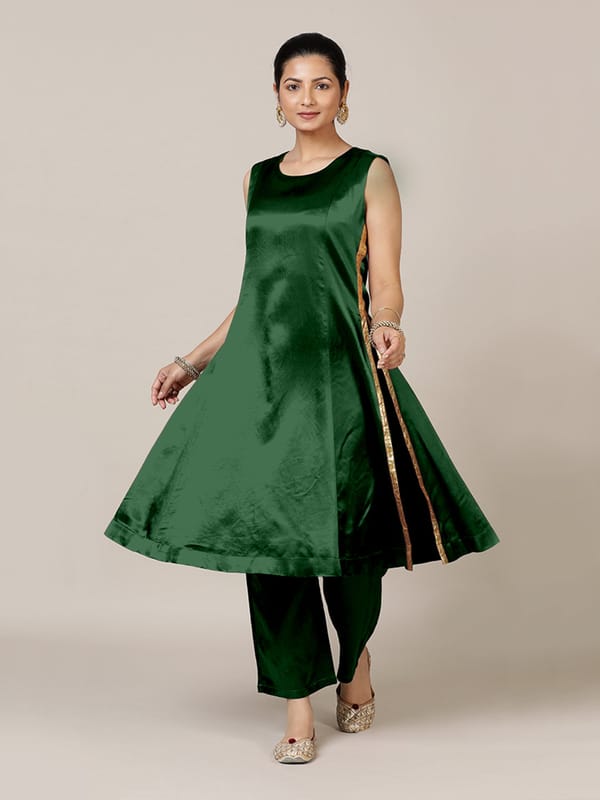Gulnaaz Tyohaar Kurta Set — BINKS