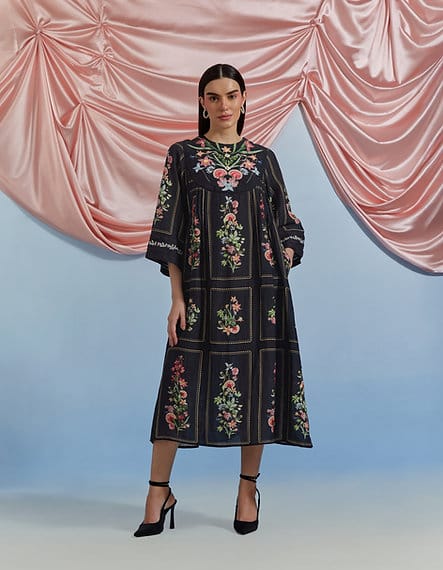 Black Floral Printed A-Line Kurta with 3/4 Sleeves — Pozruh