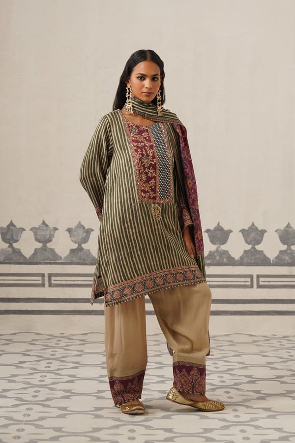 Najma Muslin Crepe Embroidered Suit Set — NEETIKA CHOPRA