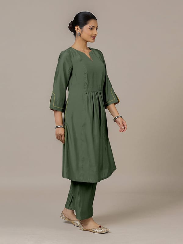 Nimrat Rozaana Kurta Set — BINKS