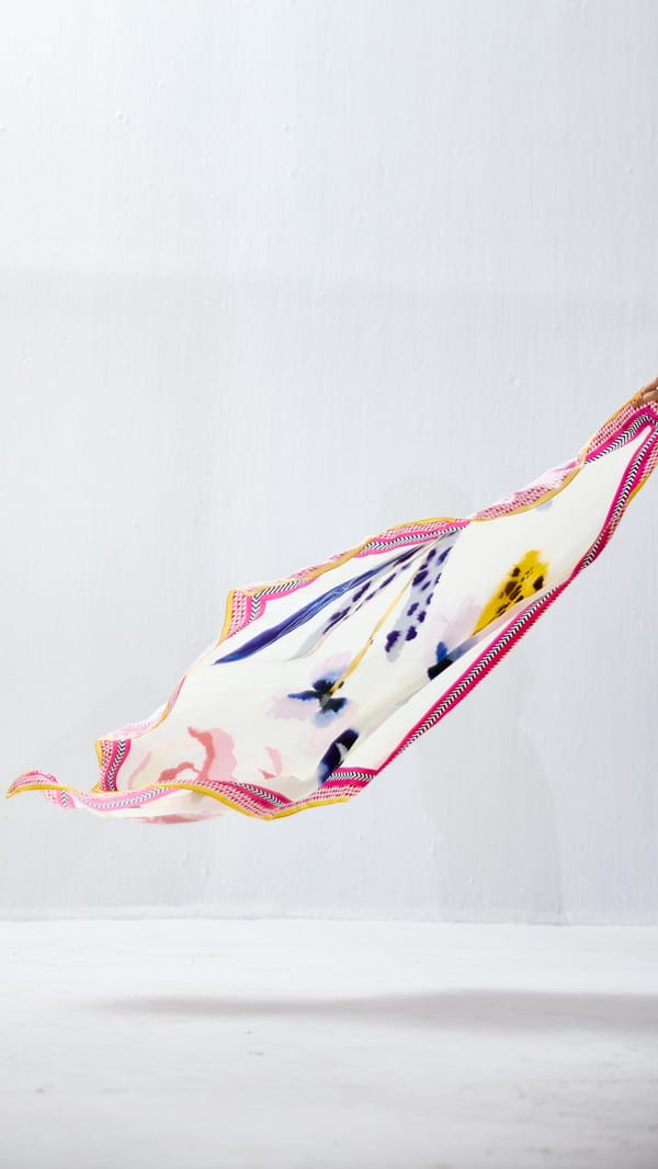 ARIZONA SCARF — TWINKLE HANSPAL