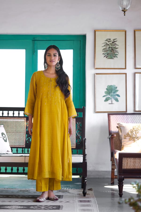Yellow Silk Chanderi Embroidered Kurta Set — Trendy Tokari
