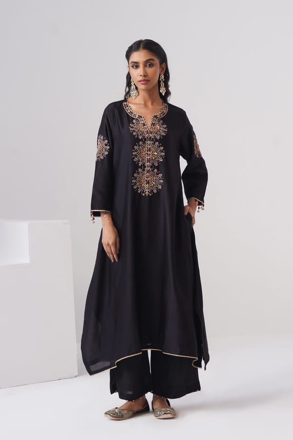 Surmayi Set — UGNA
