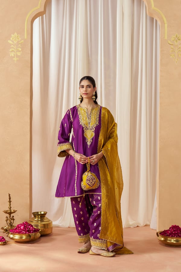 Maahgul Kalidaar Chauga With Salwar — Sheetal Batra
