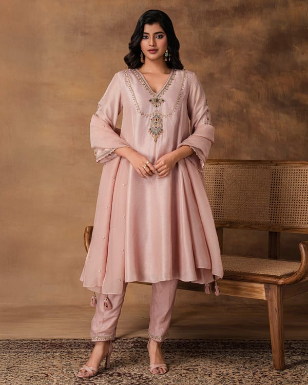 Swarn Pastel Pink Silk Embroidered Kurta Set — ISHA GUPTA TAYAL