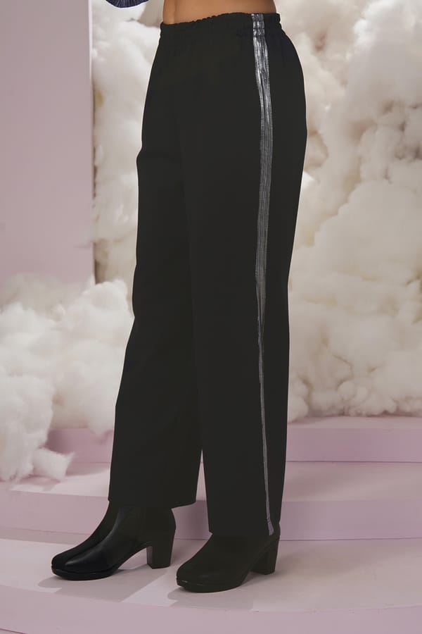 Black Wide-Leg Trousers with Metallic Side Stripe — Chöjé