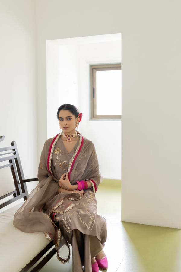 Chhayaa Embroidered Kurta Set — Silai studio