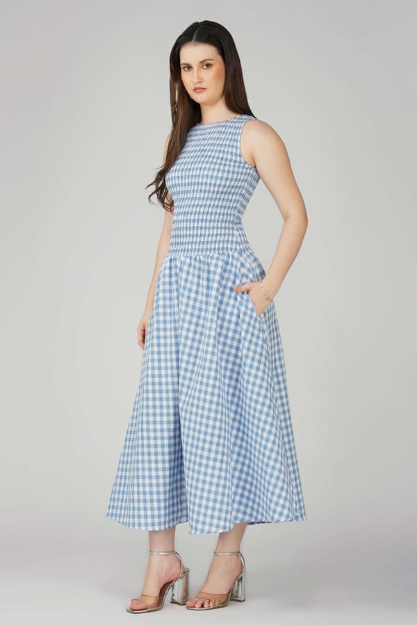 Gingham Smocked Bodice Dress — The clothing factory