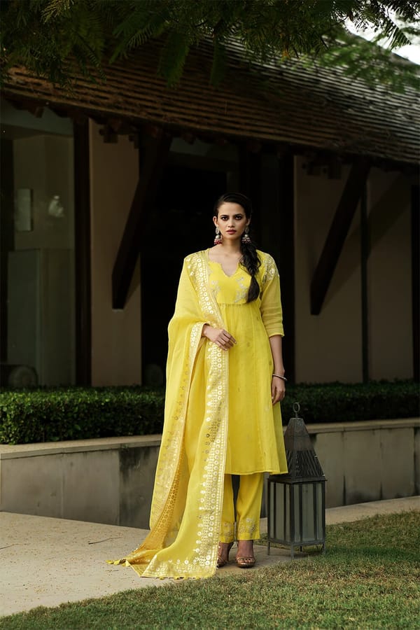 Kyra Handloom Circle Design Suit Set — Kyra