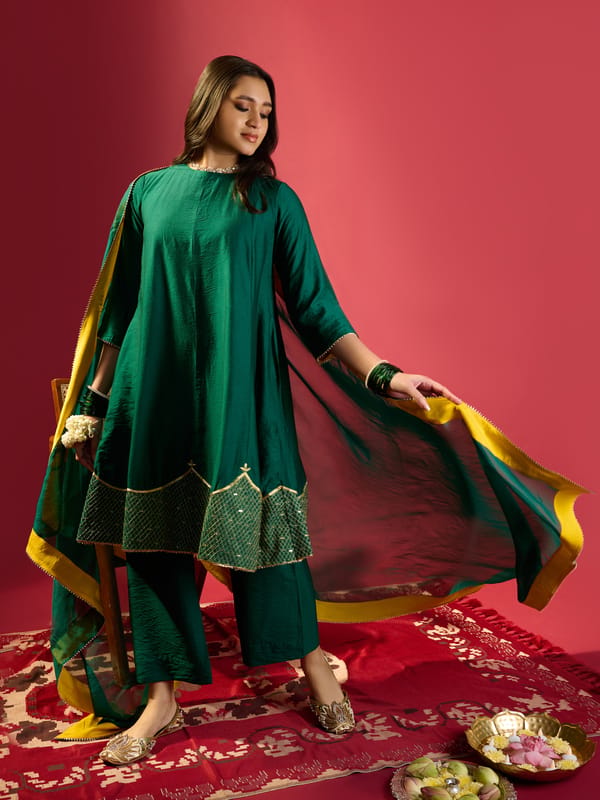 Green Shoulder Kali Kurta With Pant And Dupatta — KOMAL SHAH