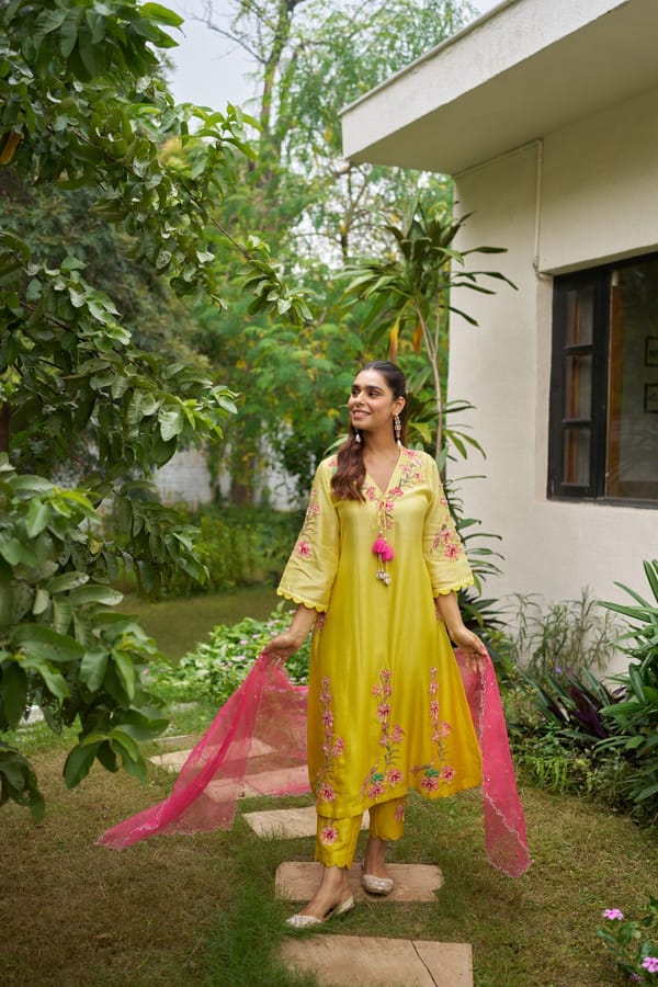 Yellow Ombre Silk Chanderi Applique Kurta Set — SURABHI ARYA