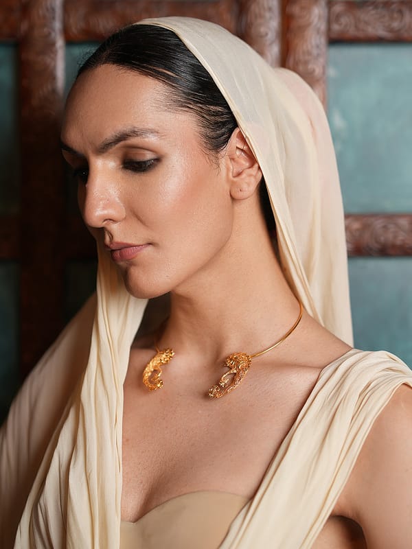 Sleek Gold Polished Hasli Necklace Set — Cao Jewellery