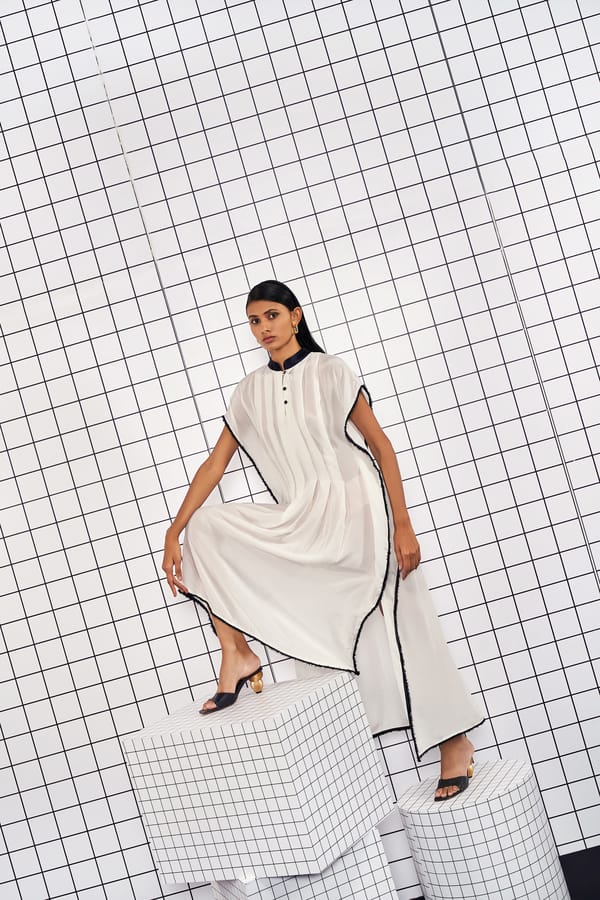 Oh! Mia White Kaftan — Corpora Studio