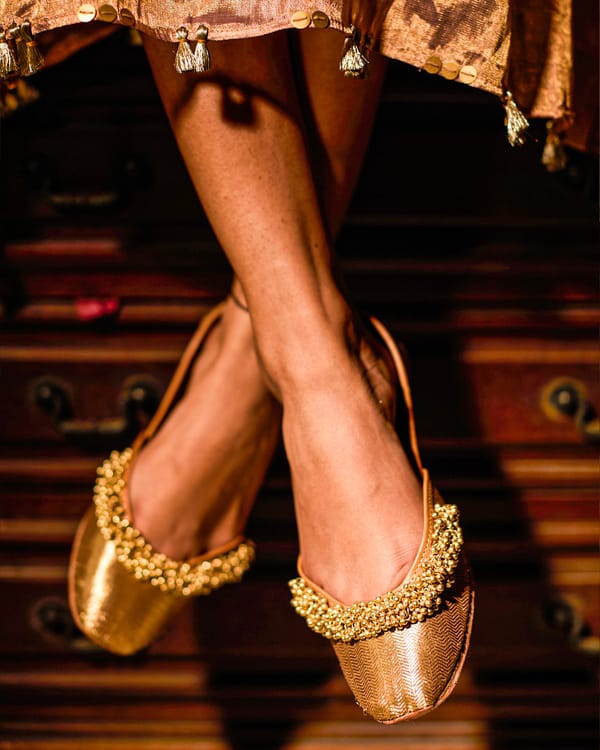 Gold Fever Jutti — 5 Elements