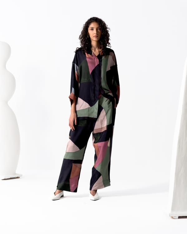 Black Abstract Colorblock Anti-Fit Shirt — Ofrida