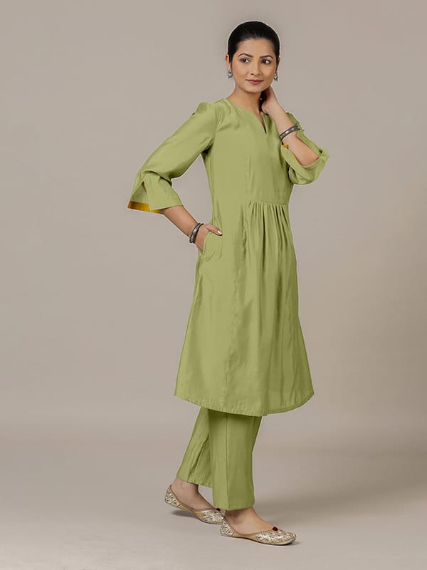 Nimrat Rozaana Kurta Set — BINKS