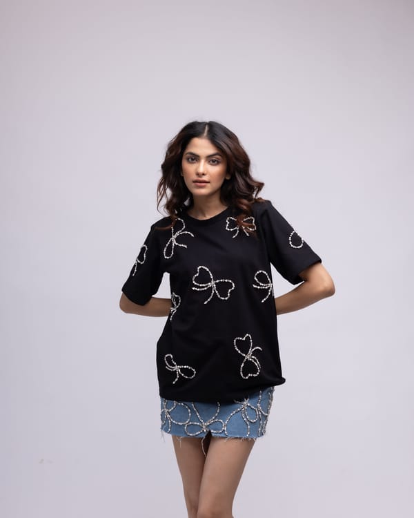 Black Embellished Bow T-Shirt with Shoulder Pads — MAGIA