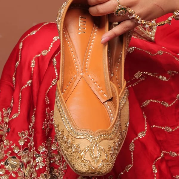 Gold Mahaara Jutti — House of Vitti India
