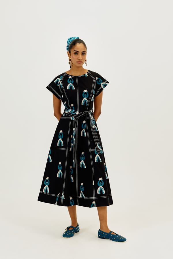 Black Graphic Print Belted Fit and Flare Midi Dress — JODI